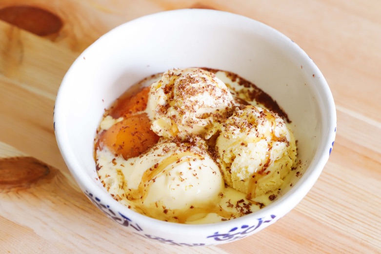 gelato-e-albicocche-caramellate-image
